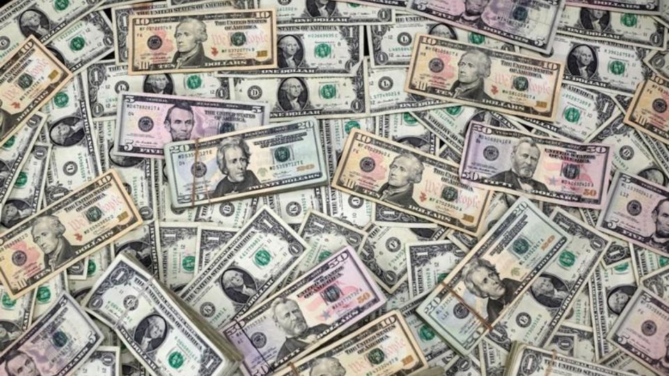 Ayer el fortalecimiento del dólar.se debió al nerviosismo en el mercado financiero global.