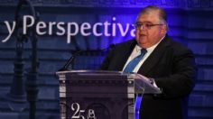 Sólo los bancos centrales son los que deberían emitir monedas digitales: Carstens