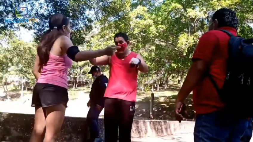 VIDEO VIRAL: Acosa a mujer en la calle, ella lo denuncia con la policía y le pide perdón de rodillas