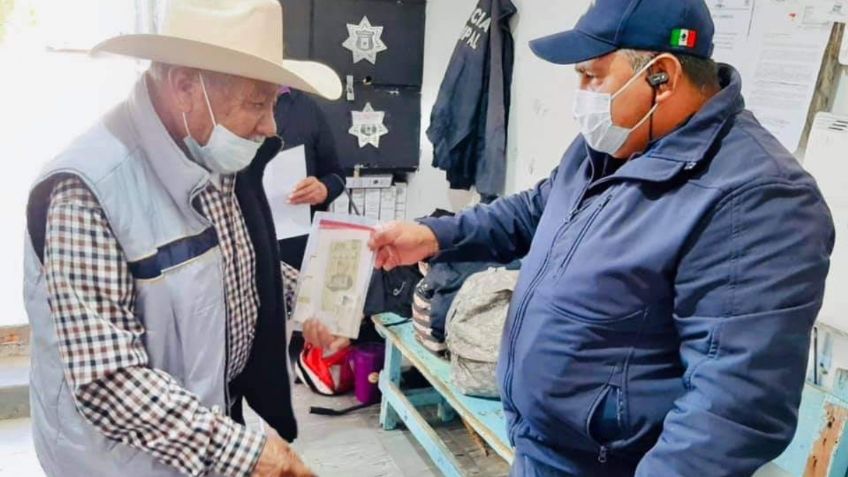 Policía de Tlaxcala devuelve pensión extraviada por adulto mayor