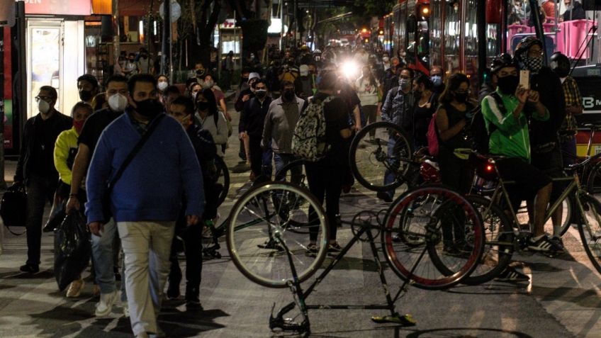 Ciclistas bloquean Avenida de los Insurgentes; exigen tránsito seguro en CDMX