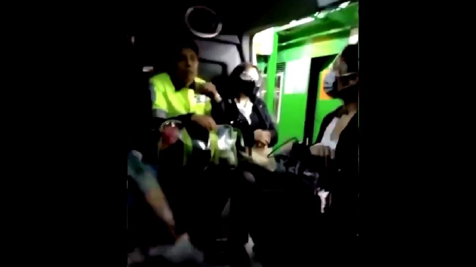 Lady Pepitas se hizo viral cuando se negó a usar cubrebocas en el transporte público 
FOTO: YouTube