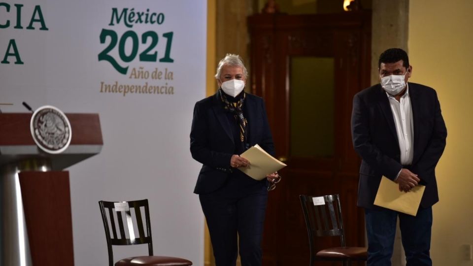 Los secretarios Sánchez Cordero y May en la conferencia matutina. Foto: Daniel Ojeda