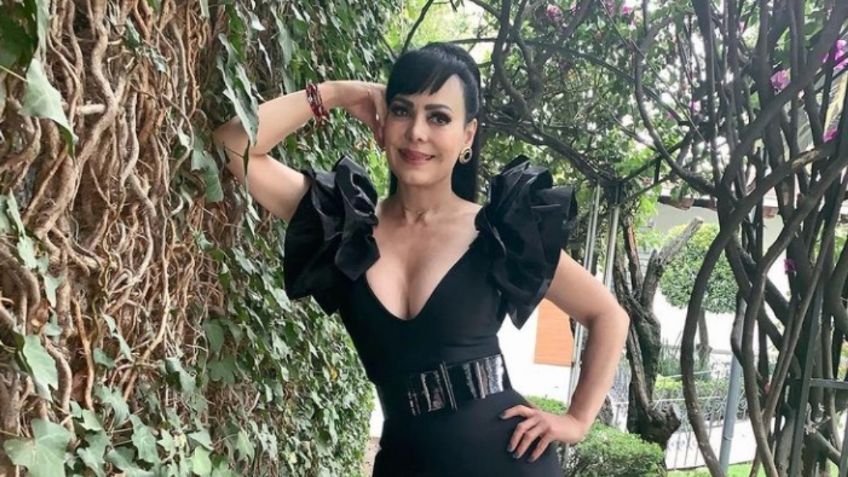 Maribel Guardia deja ver debajo de su falda con mini vestido rojo y enloquece Instagram