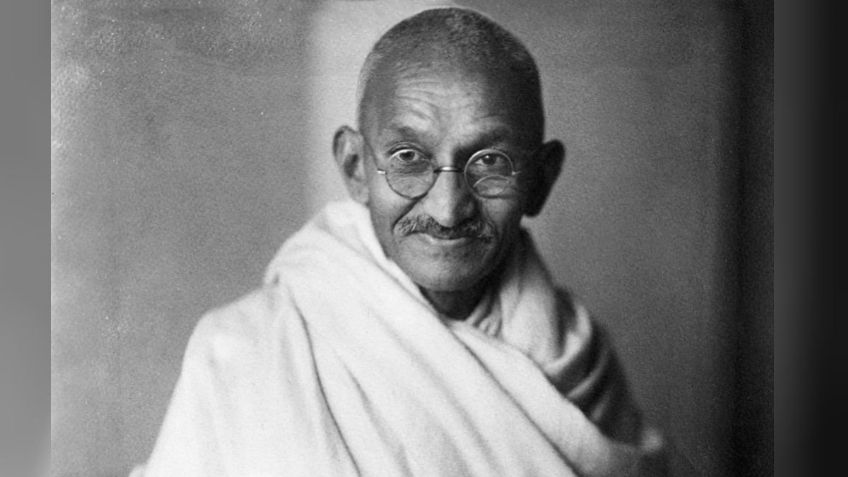 Mahatma Gandhi dormía desnudo con niñas de 7 años: las polémicas que rodearon al líder espiritual