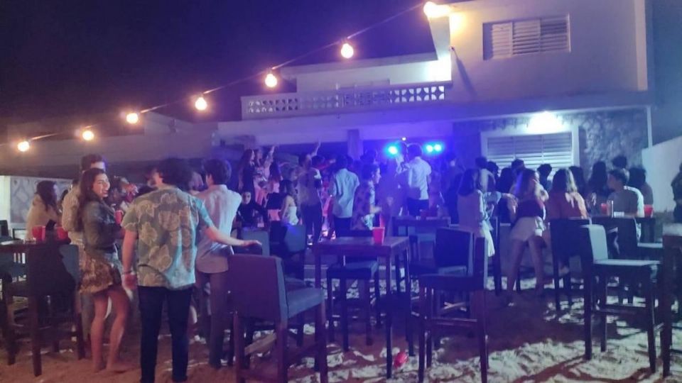 Los asistentes de la fiesta tenían entre 16 y 23 años de edad. Foto: Especial