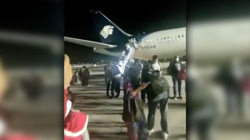 Pasajeros son desalojados de avión tras accidente en Cancún: VIDEO