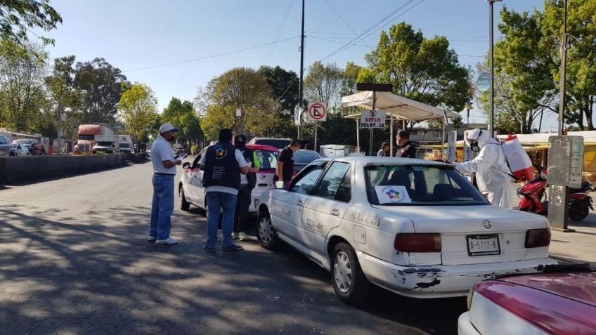 "El problema no es contigo, es contra tu patrón": Captan violento robo a taxi a plena luz del día