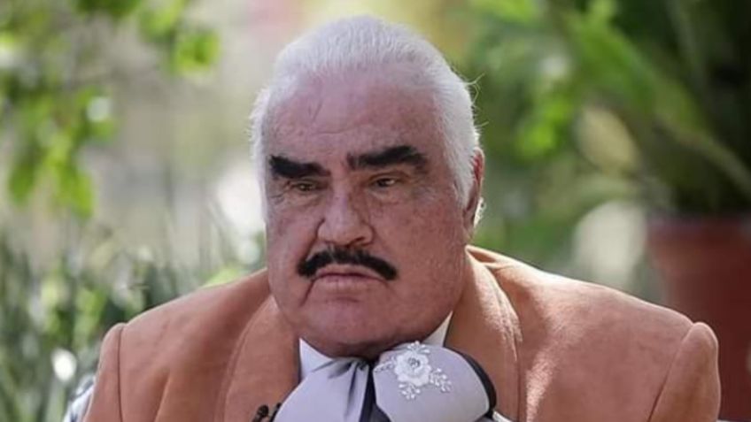 ¡"Chente" no se salva! Surgen memes por el apretado moño de Vicente Fernández