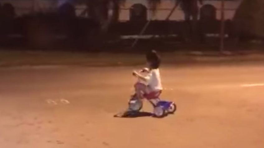 VIDEO VIRAL: “Niño fantasma” recorre las calles de madrugada y aterra a los pobladores al aparecer en un triciclo