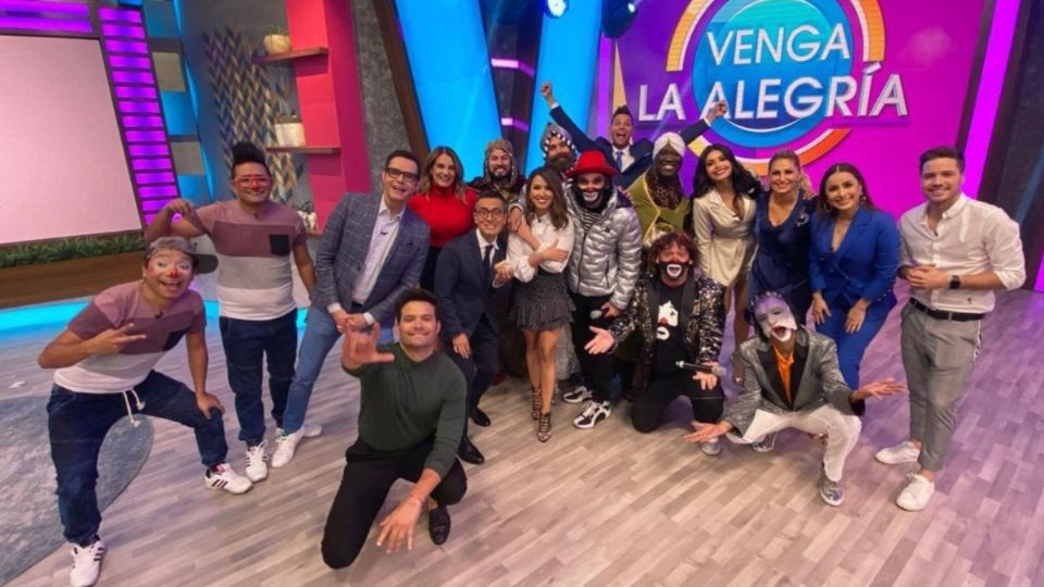 Un momento muy especial para toda la familia del programa. Foto: Twitter