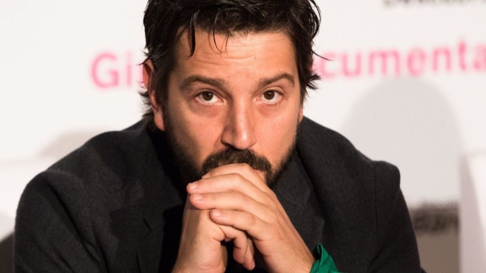 Alboroto ante la llegada del actor Diego Luna. Foto: Cuartoscuro