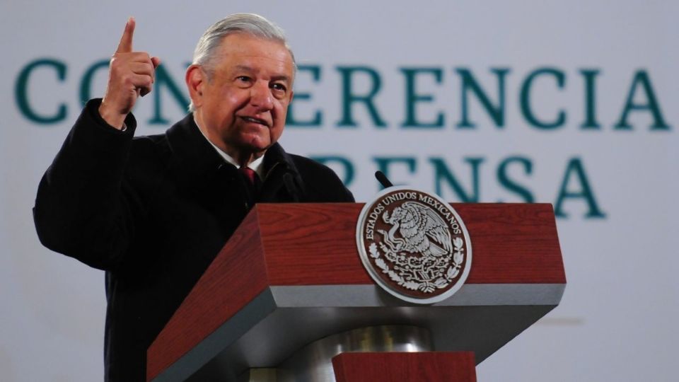 En el oficio López Obrador reconoce que el IFT es la única autoridad de competencia para regular los sectores de telecomunicaciones  Foto: Especial