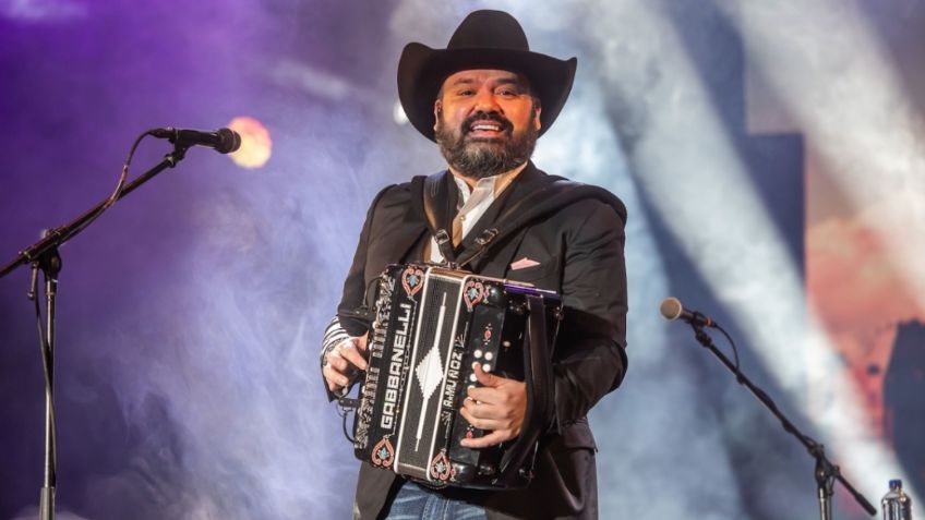 ¡Porque fuerte no soy! Vocalista de Intocable recibe SEGUNDA DOSIS de vacuna contra Covid-19