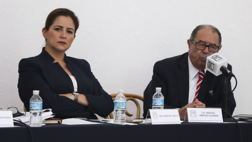 l Doctor Manuel Jiménez Guzmán acompañado de Martha Tagle en 2016. FOTO: Cuartoscuro