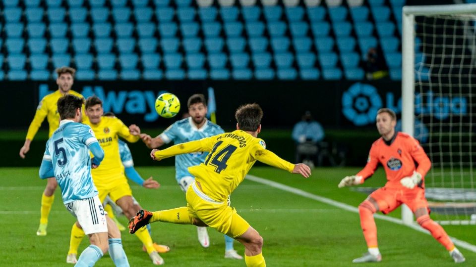 El mexicano Néstor Araujo jugó los 90 minutos con el cuadro gallego Foto: Especial