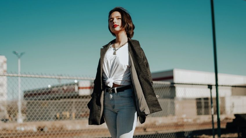 Ángela Aguilar y las botas más chic para lucir este invierno