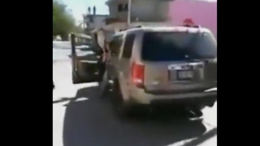 Mujer arrastra varias calles a perrito con su camioneta; asegura no haberlo visto: VIDEO