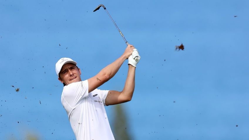 Golfistas Carlos Ortiz y Abraham Ancer marchan en la parte baja del tablero en el evento del PGA Tour