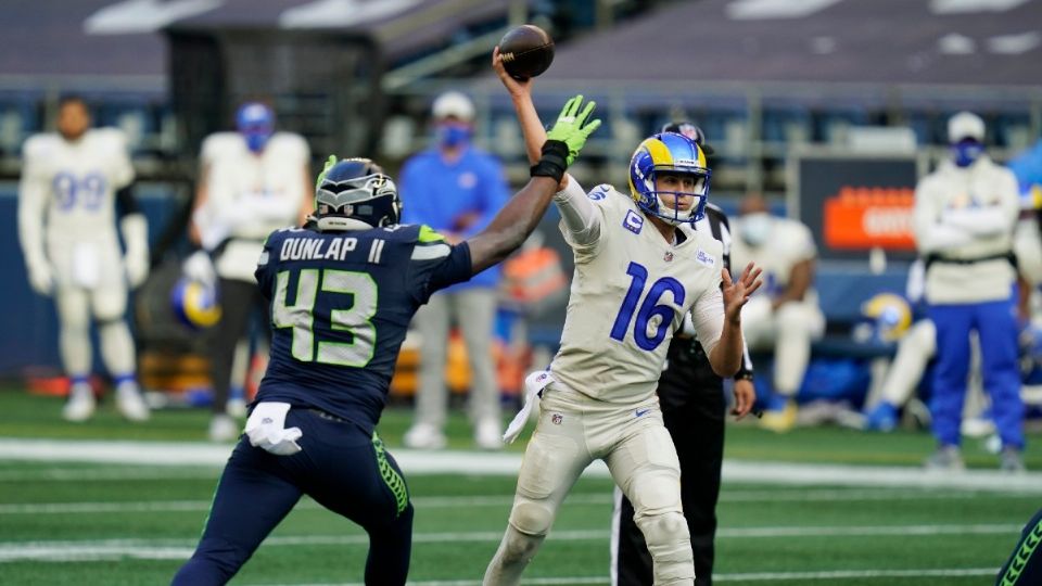 DUDA. Jared Goff sigue con molestias en el pulgar derecho. Foto: Archivo/ AFP