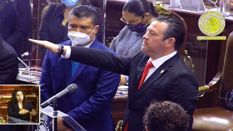 Luis Gerardo Quijano tomó protesta en el Congreso de la CDMX. Foto: Captura de pantalla