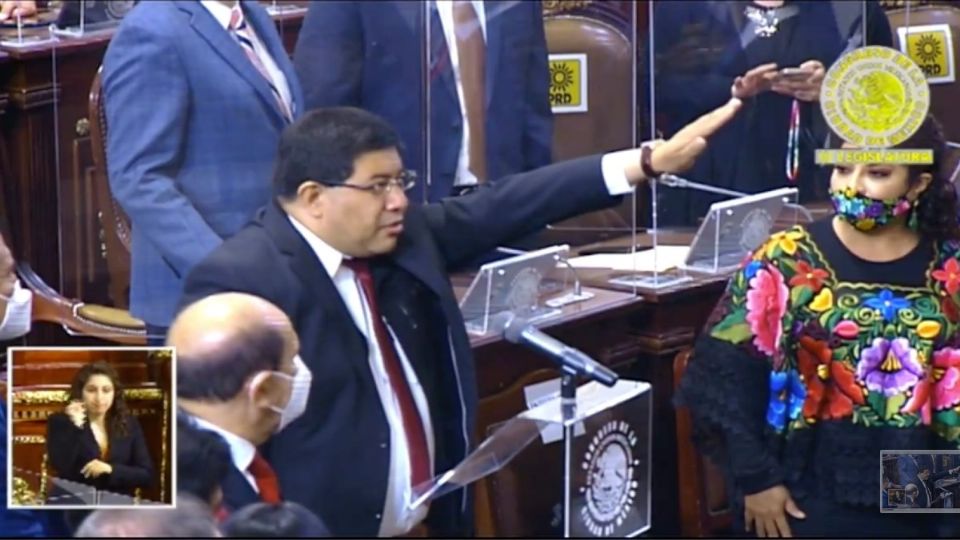 José Carlos Acosta rindió protesta en el Congreso de la Ciudad de México. Foto: Captura de pantalla