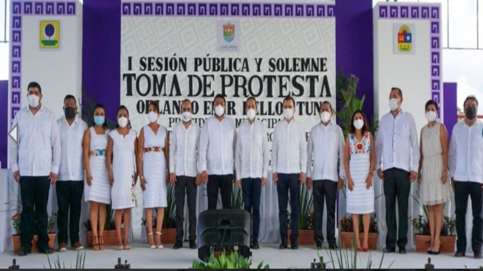 El gobernador continuó su recorrido por Cozumel donde Juanita Obdulia Alonso Marrufo, tomó protesta como presidenta en el Centro de Convenciones de esa isla. FOTO: ESPECIAL