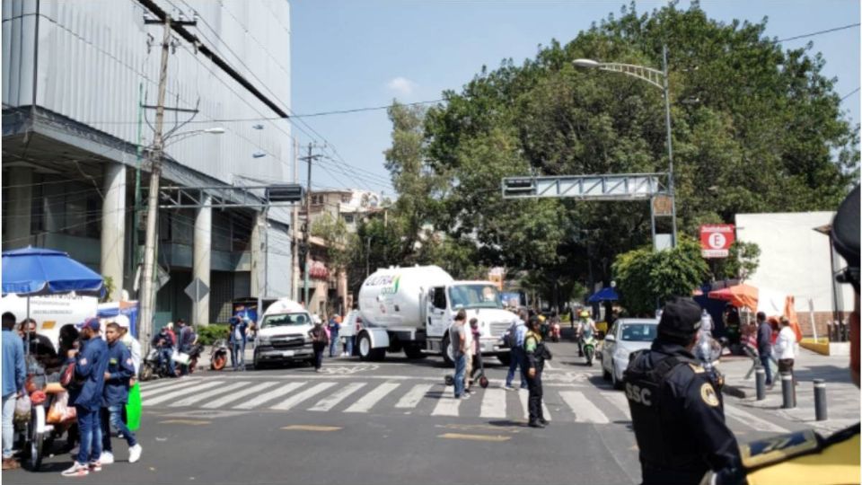 Las protestas de gaseros afectan la circulación de la avenida Insurgentes en la capital mexicana
(Foto: Twitter @Leti3A)