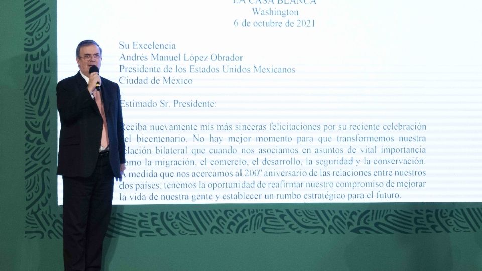 COLABORACIÓN. Ebrard Casaubón dio lectura a la misiva que remitió el presidente estadounidense, durante la conferencia mañanera. Foto: Especial