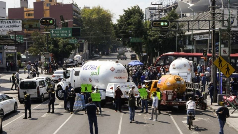 Hasta la media noche de ayer fueron sus pedidos los bloqueos que el Gremio Gasero Nacional mantenía en la autopista México-Pachuca. FOTO: Cuartoscuro