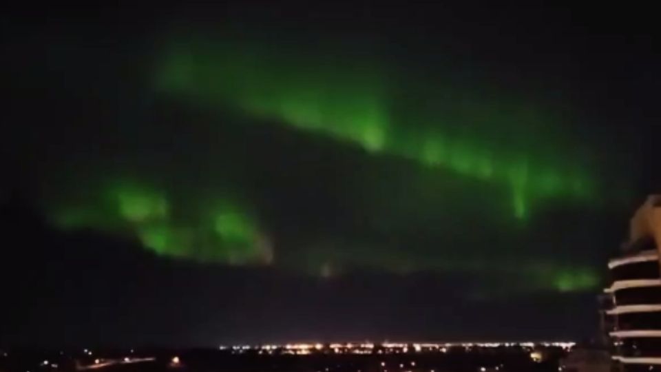 Se presentan auroras boreales tras la tormenta de sol. FOTO TW: Captura de video