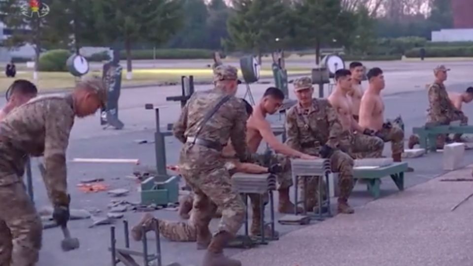 El video de las rudas pruebas de entrenamiento militar en Norcorea se hicieron virales en redes. Foto: Especial