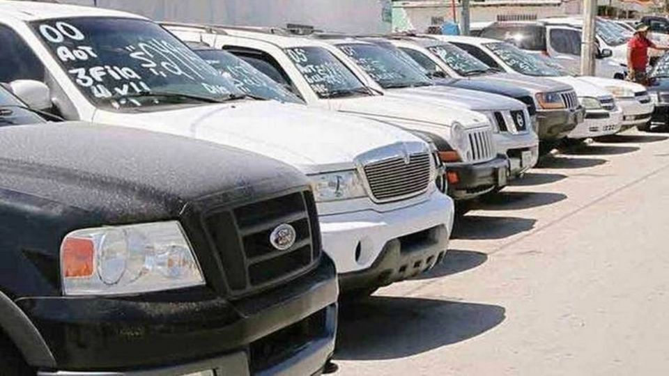 La Coparmex señaló que los autos chocolate ingresaron sin pagar impuestos, por lo que son vehículos ilegales. Foto: Archivo