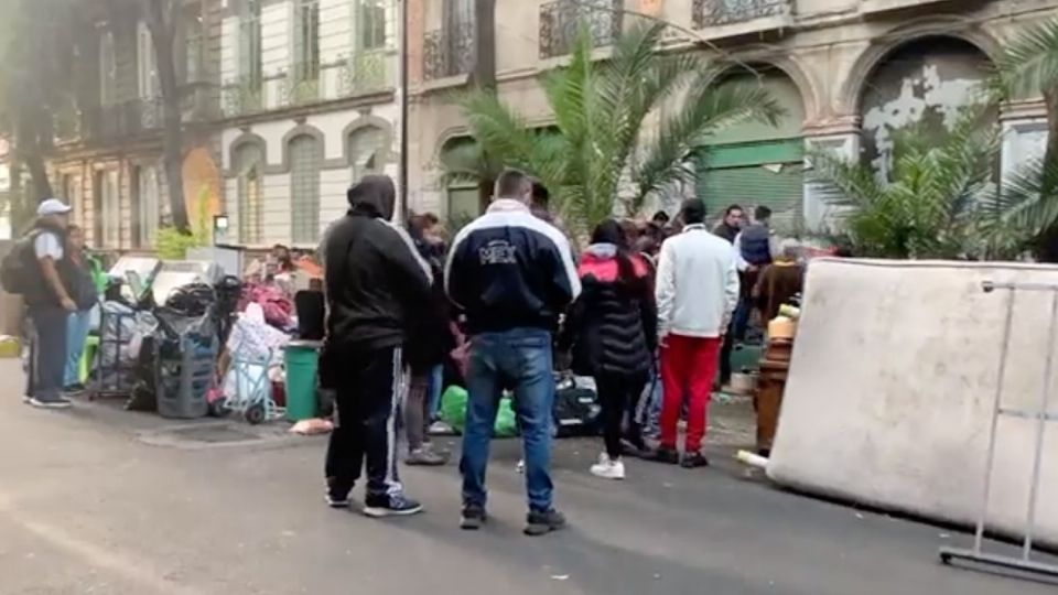 Al menos 30 familias fueron desalojadas en un inmueble de la colonia Juárez. Foto: Captura de pantalla