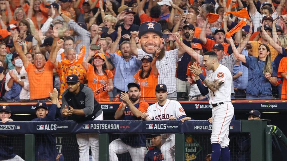 Con un cuadrangular de José Altuve en el sexto capítulo, los Astros igualaron el juego Foto: Especial