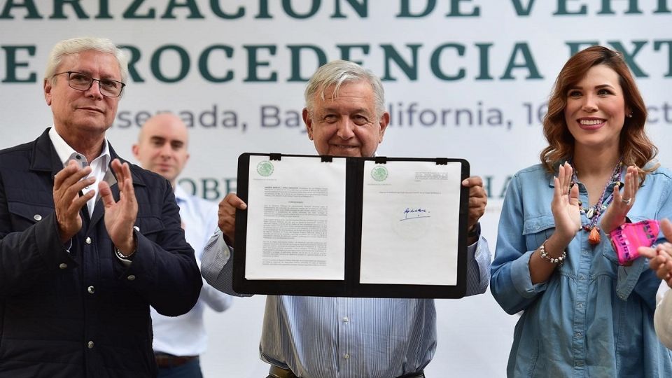 DE PUÑO Y LETRA. El Presidente ordenó que la estrategia se aplique para reducir la participación de la delincuencia en la frontera. Foto: Cortesía Gobernación
