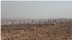 Spencer Tunick regresa con instalación de desnudos para salvar el Mar Muerto