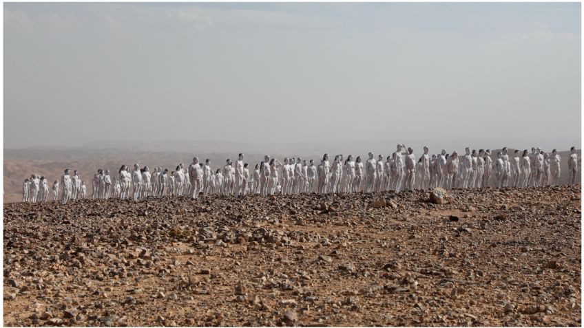 Spencer Tunick regresa con instalación de desnudos para salvar el Mar Muerto