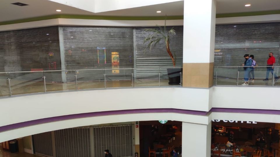 La desocupación de locales en los centros comerciales va de 10 a 30 por ciento. Foto: Yadín Xolalpa