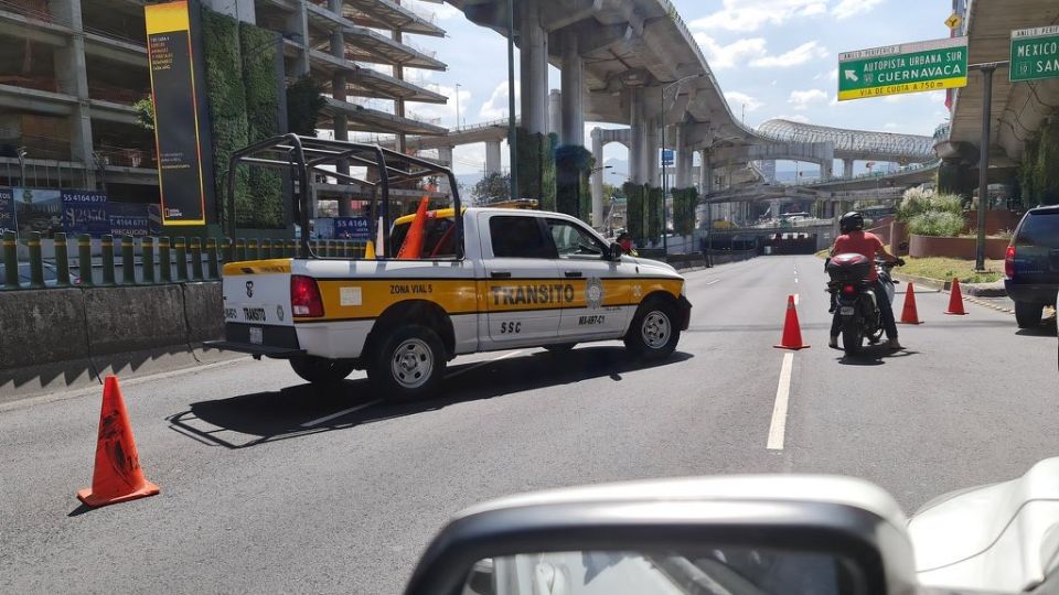 La circulación está cerrada desde Av. San Jerónimo 
FOTO: Twitter