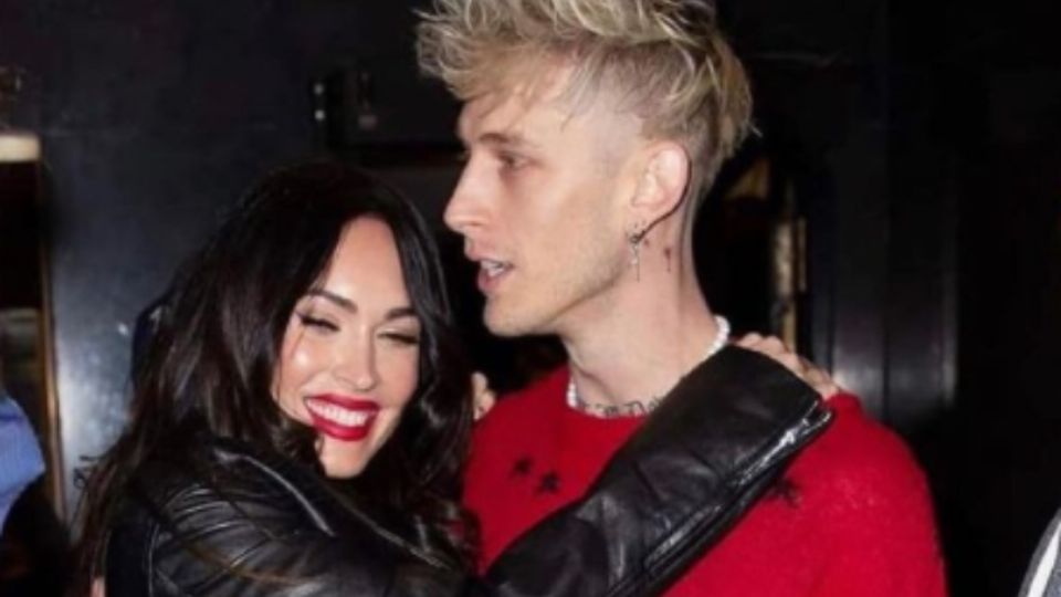 Megan Fox y Machine Gun Kelly protagonizan apasionado beso durante concierto. Foto: Instagram @meganfox