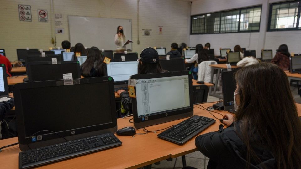 Los maestros están en riesgo por la pandemia