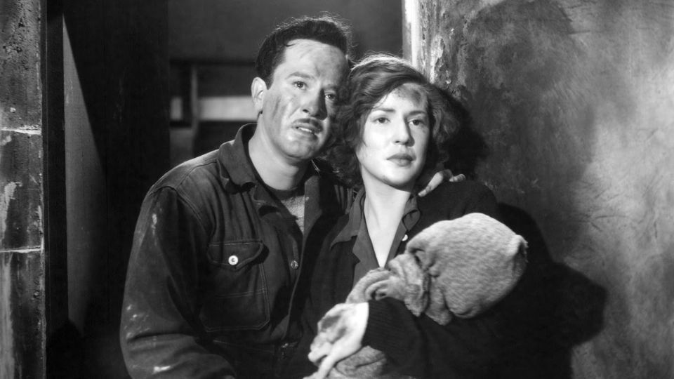 Pedro Infante y Blanca Estela Pavón durante la pelicula 'Nosotros los pobres'. Foto: Especial