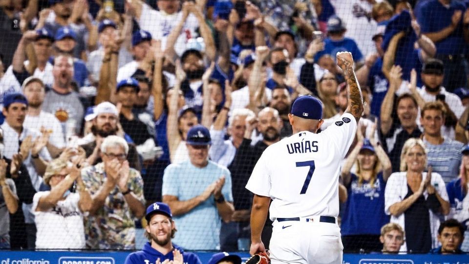 El pitcher de los Dodgers es el cuarto mexicano en lograrlo Foto: Especial