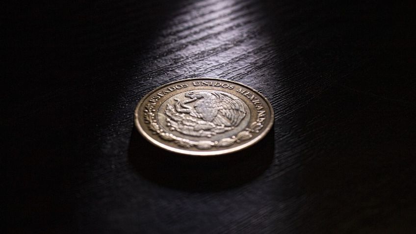 ¿Cómo cerró el peso hoy 20 de octubre del 2021?