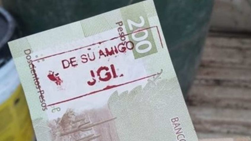 Reportan que en Sinaloa circulan nuevamente billetes con las siglas de "El Chapo" Guzmán: "De su amigo JGL"