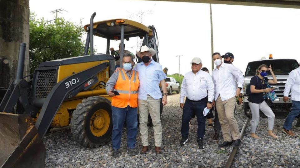 Ambos políticos acudieron a ver el avance que tenían las obras en Oaxaca