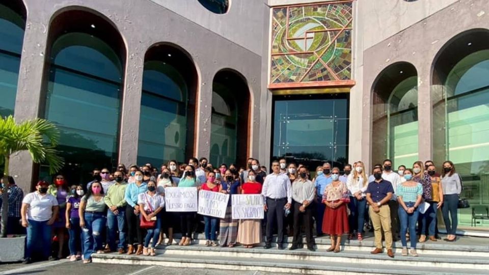 Trabajadores del STJ Colima denuncian falta de pago (Foto: Especial)