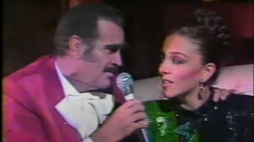 VICENTE Fernández dio romántica SERENATA a Verónica Castro ¿Lo supo doña Cuquita?: VIDEO