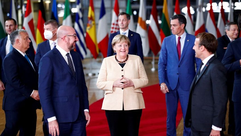 Líderes de la Unión Europea despidieron a Angela Merkel; recibió ovación de pie